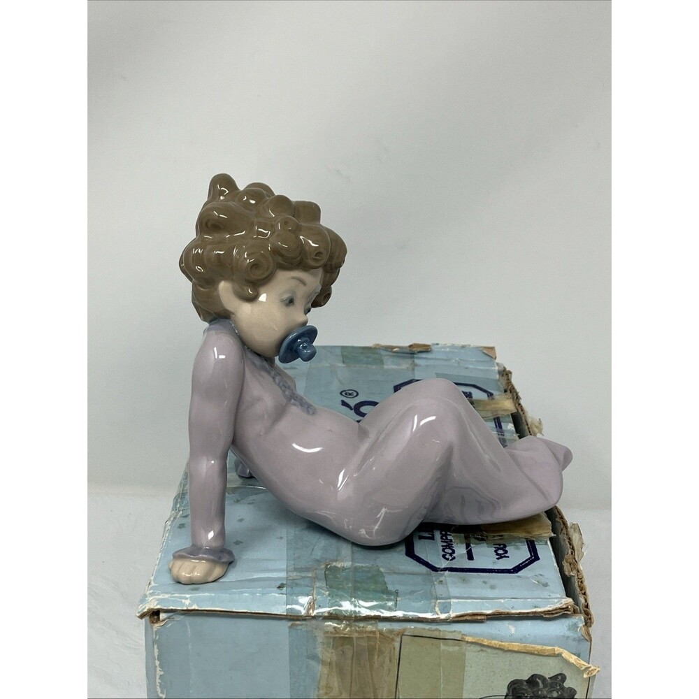 Lladro 5102 Baby With Pacifier - Little Girl With Curls VTG 1980